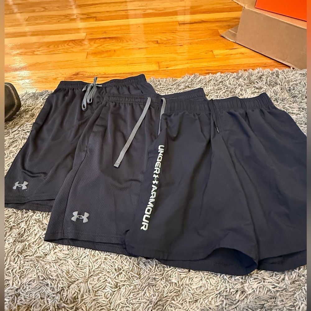 Under Armour Black Athletic Shorts - size S
